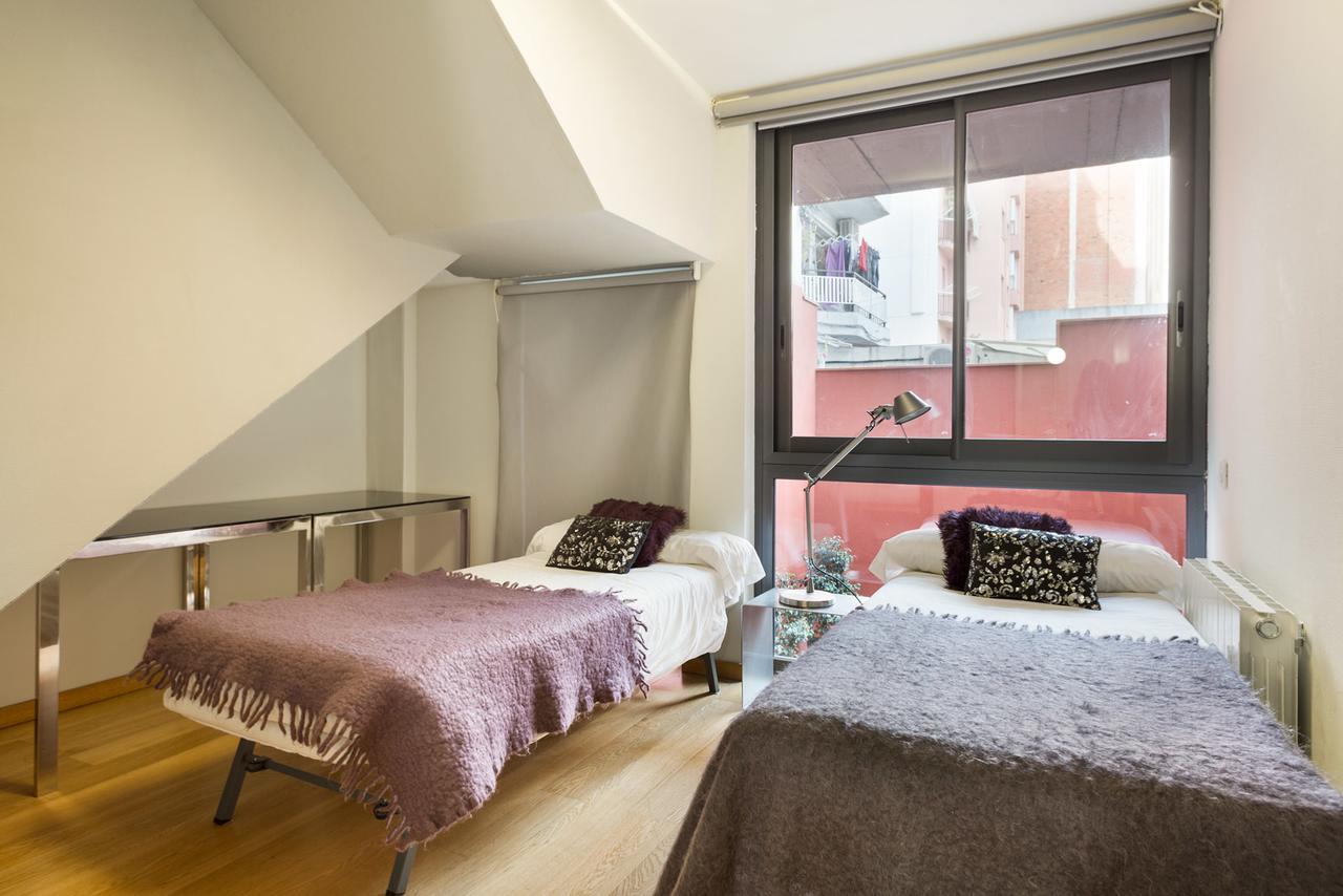 My Space Barcelona Pool City Center Ngoại thất bức ảnh